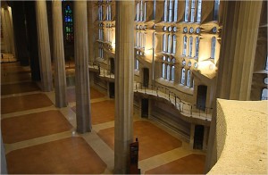 Podłoga korkowa w Bazylice La Sagrada Familia